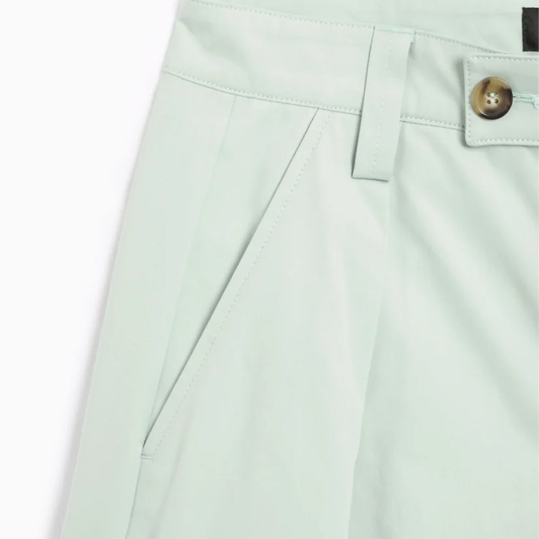 A.P.C.RenatoPalegreen1_c171584e-8e38-492b-b7d0-d05abcf9c0f2.jpg