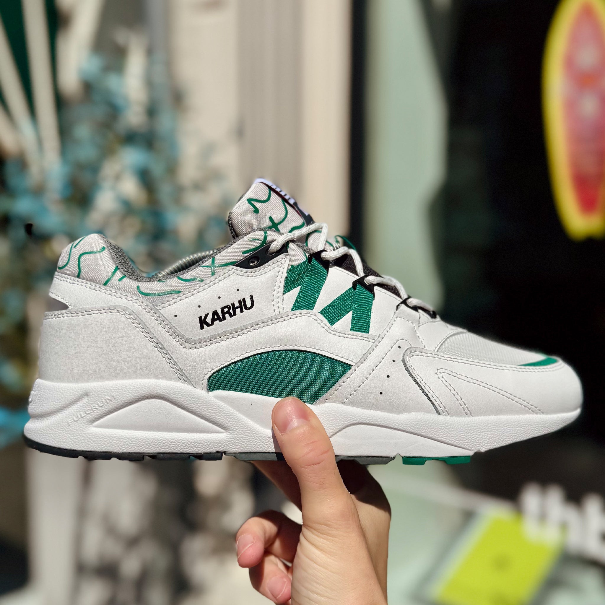 Karhu_OG_green_78b19029-d629-4bc3-850f-c082381a7cb9.jpg