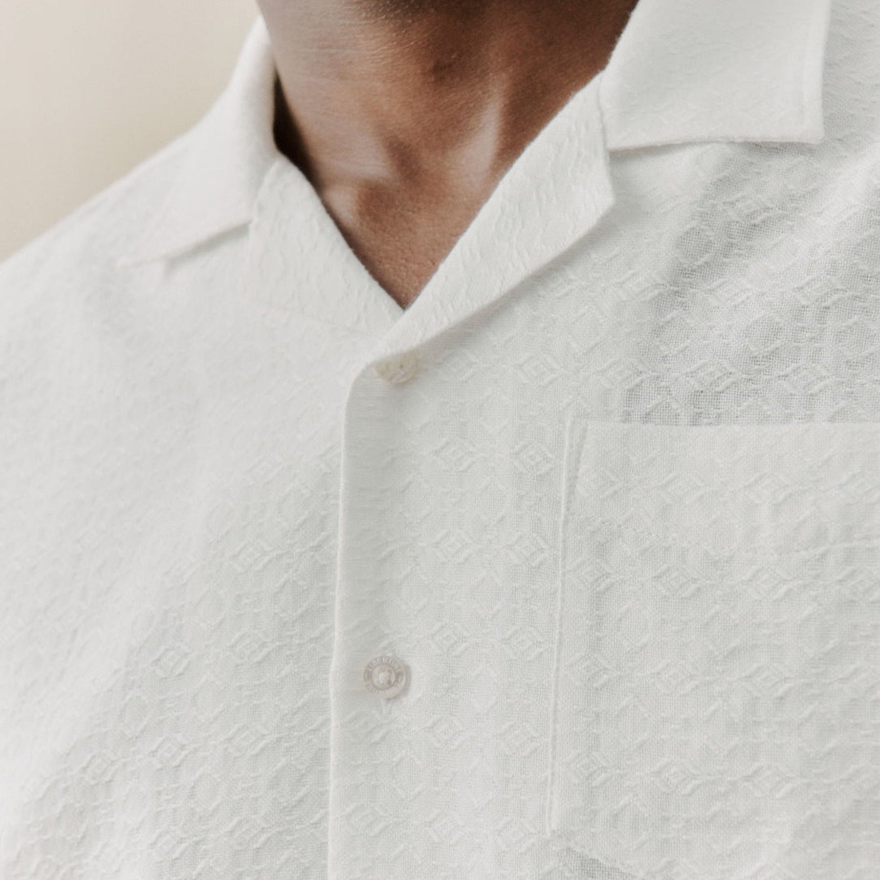 caveoffwhite2_8898e2f9-ae90-403f-975a-40190e44f330.jpg