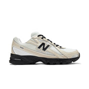 New Balance U7404OO Black / White