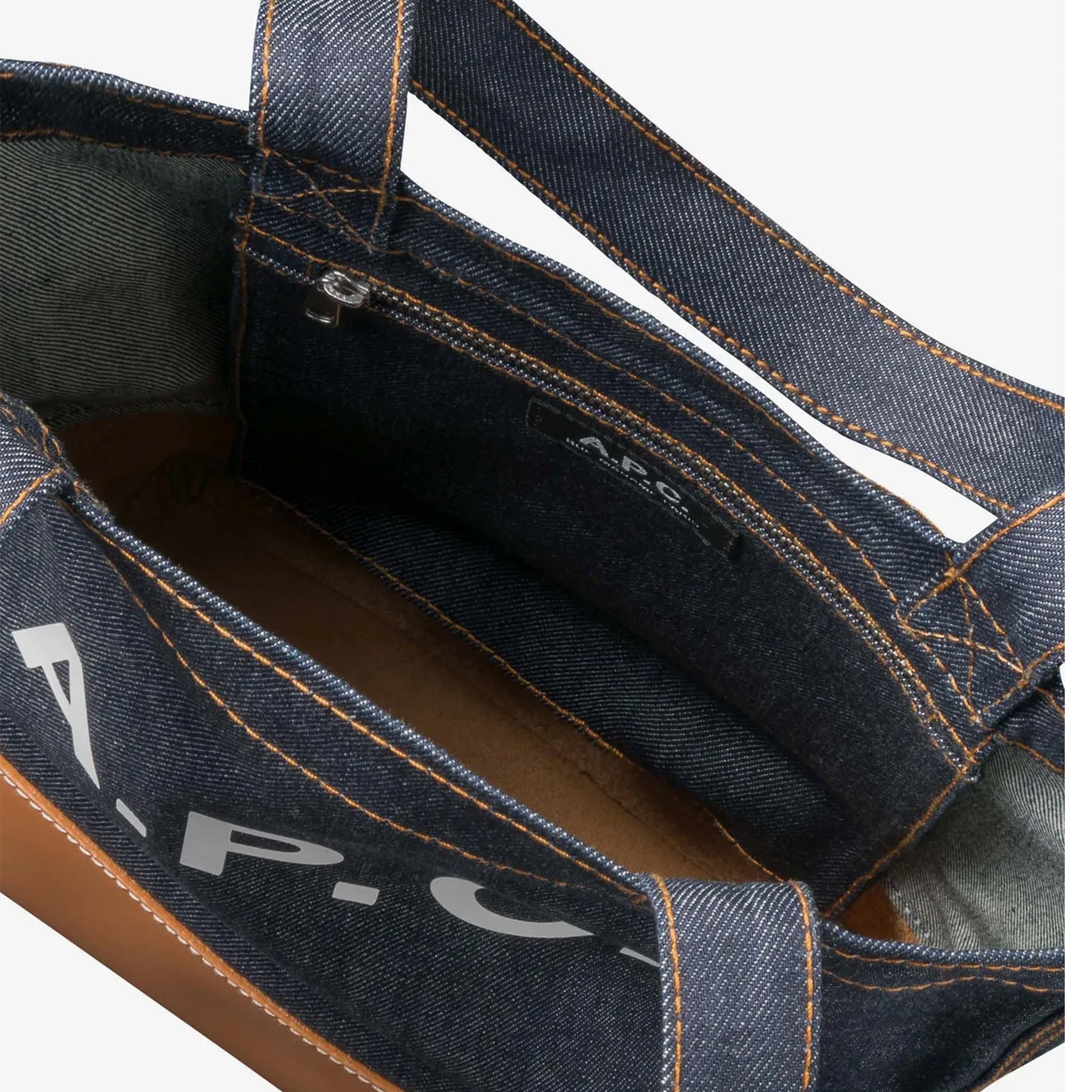 A.P.C.AxelsmalltotebagCaramel2_819a7325-ed29-4bc0-984f-8de23dc23b2f.jpg