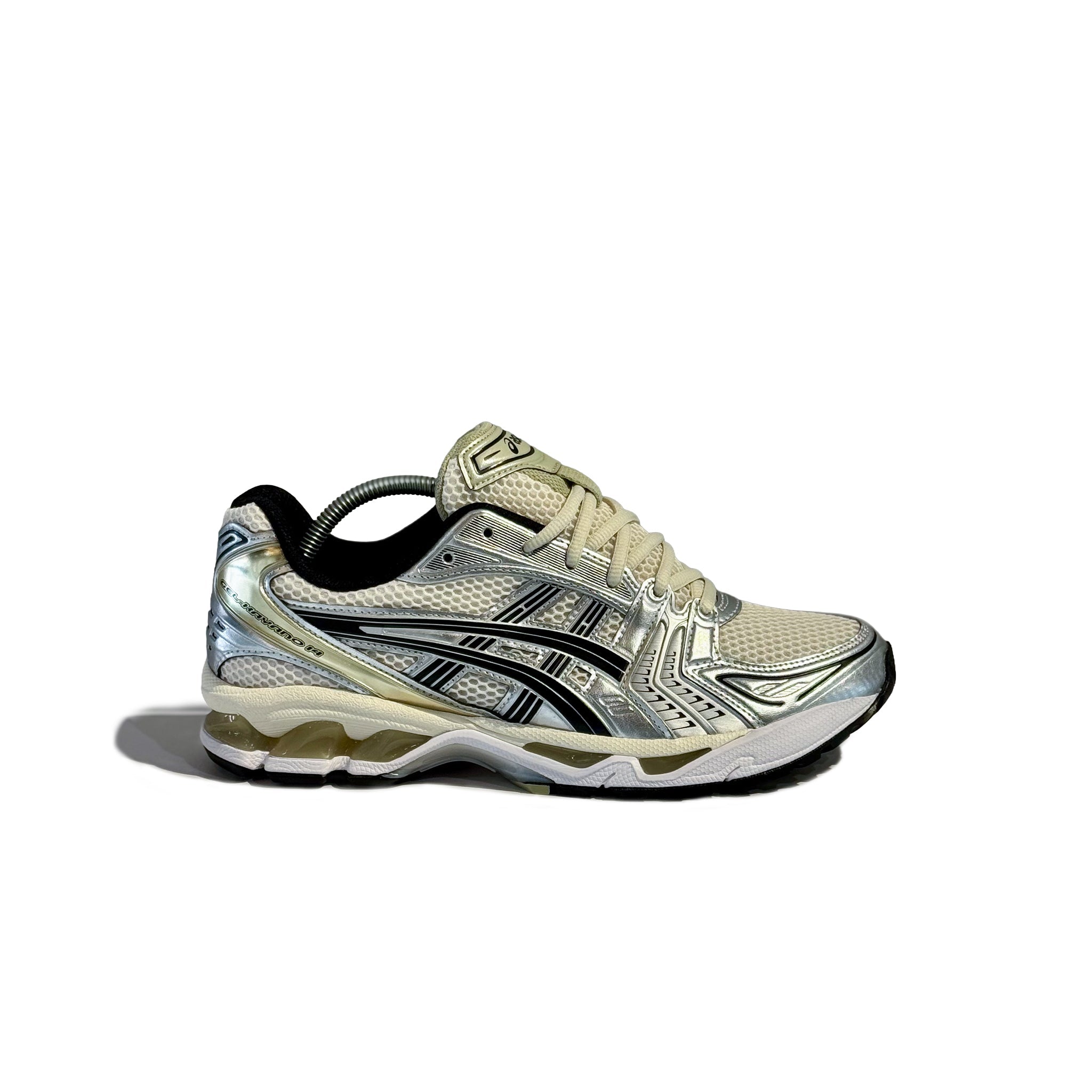 AsicsKayano12.1zilver_goud_4_8250723f-b965-4615-95a4-97edaccbe401.jpg