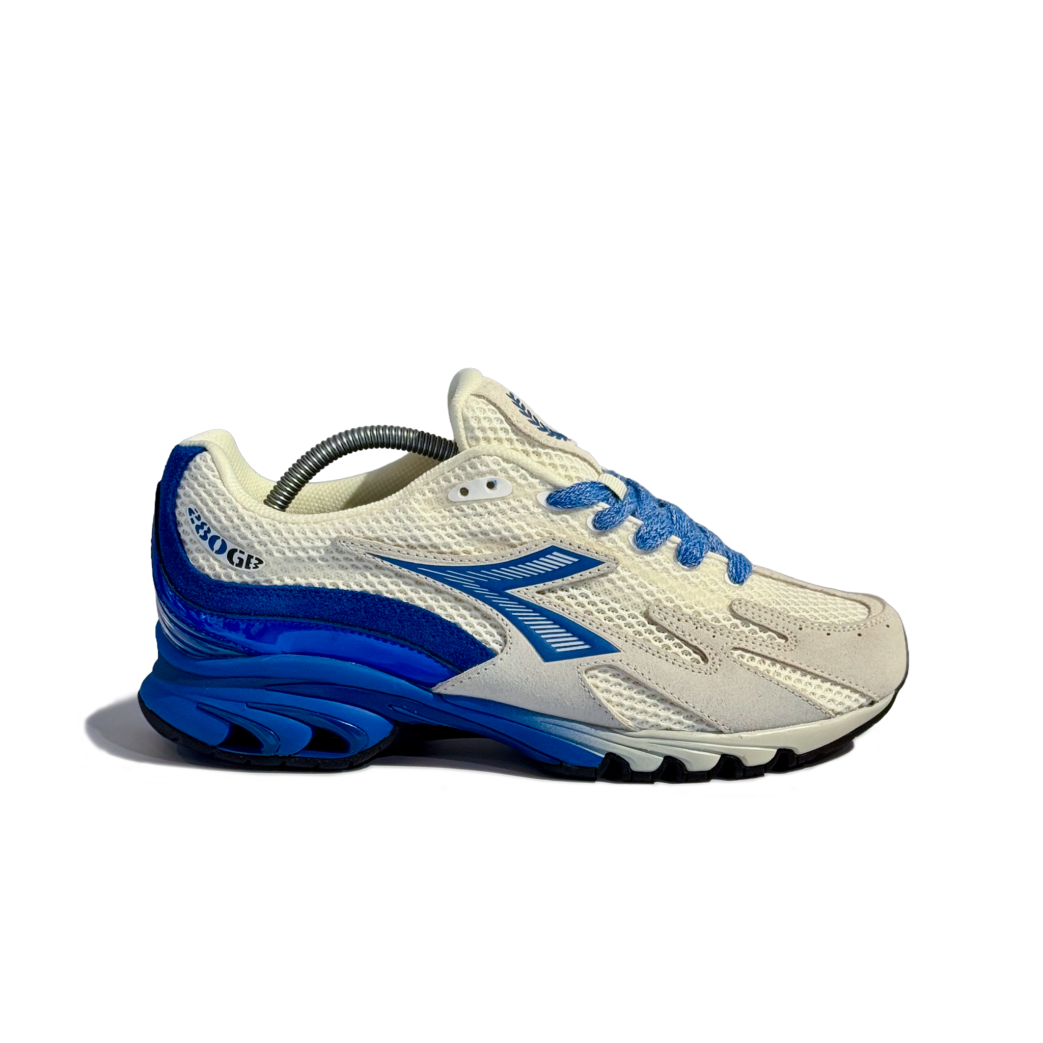 DiadoraMythosblue_1-2_9a4b6566-feea-4ae9-a58e-5c1b64e0de6d.png