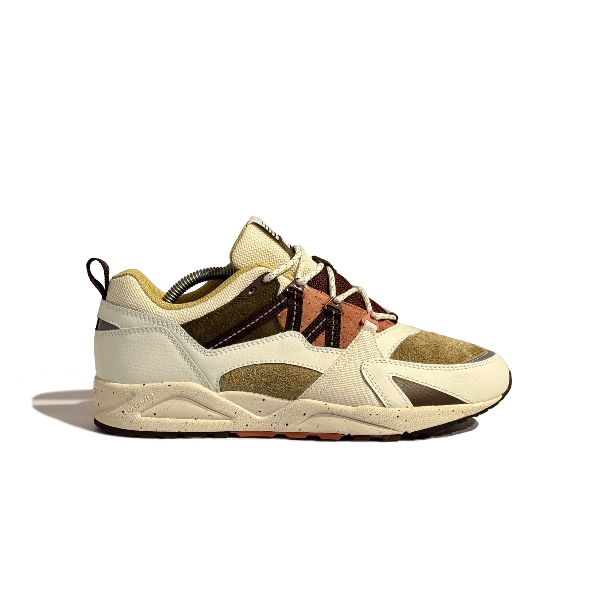 Karhu_2.0_1_0c50d039-c8c2-46c6-bd72-62eda6f0bc6a.jpg