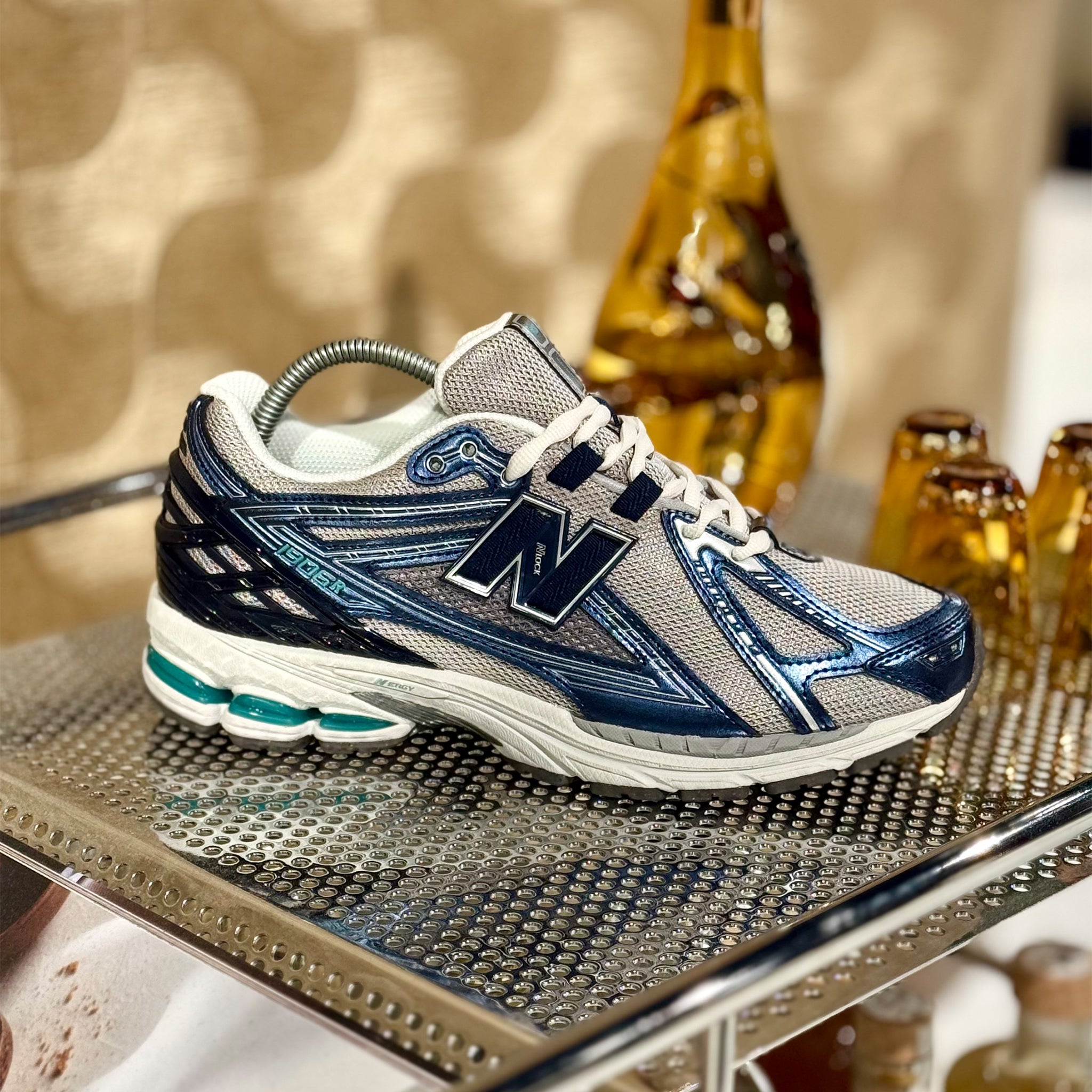 NewBalance1906Rwit_blauw_2_2612b3e5-ca49-4a4b-9ab4-6866fe8b5a63.jpg