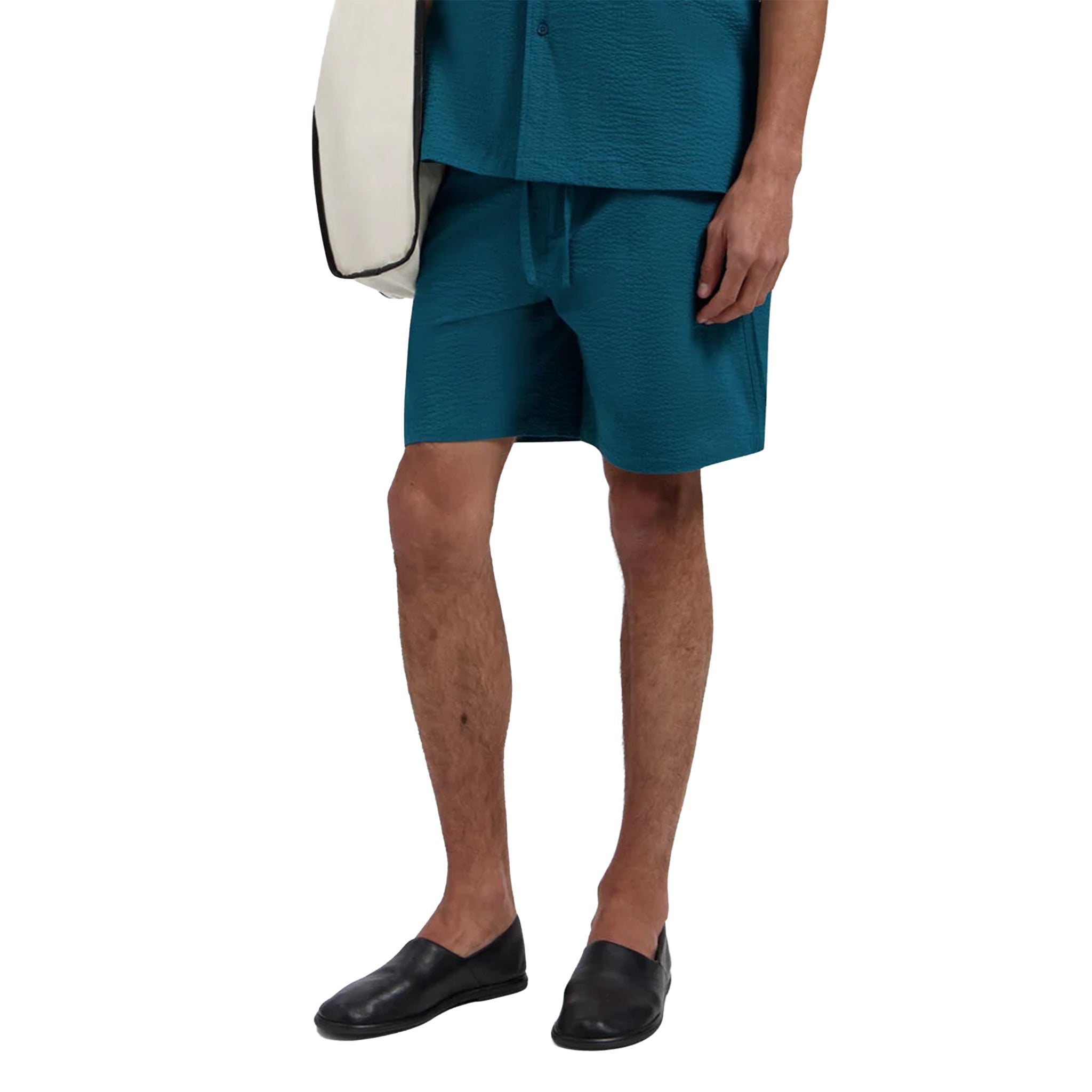 OLAFseersuckershortblue_3_0002af63-7a74-4401-bd5c-491a811bc372.jpg