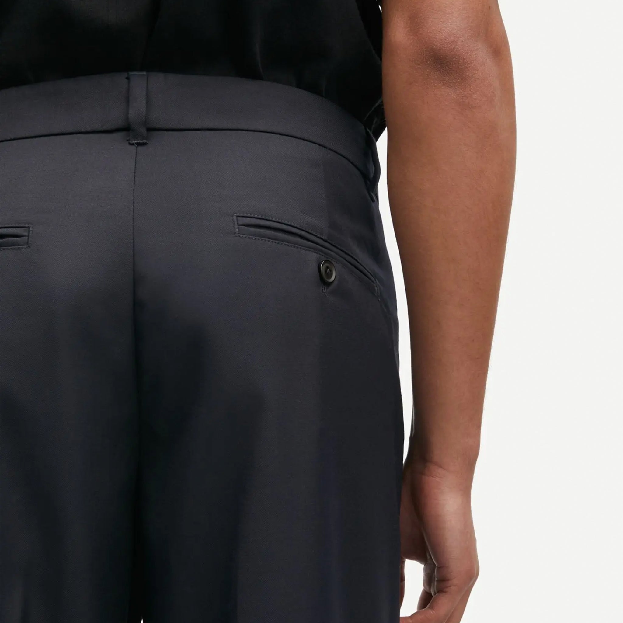 Samsoe_Samsoe_Sanoah_trousers_15350_Salute4_2cd7a886-261a-4a82-a1d4-d31dd903f078.jpg